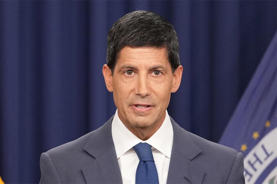 Fed-Chef Warsh signalisiert Bereitschaft für Zinserhöhungen. (Archivbild)Mark Schiefelbein/AP/dpa