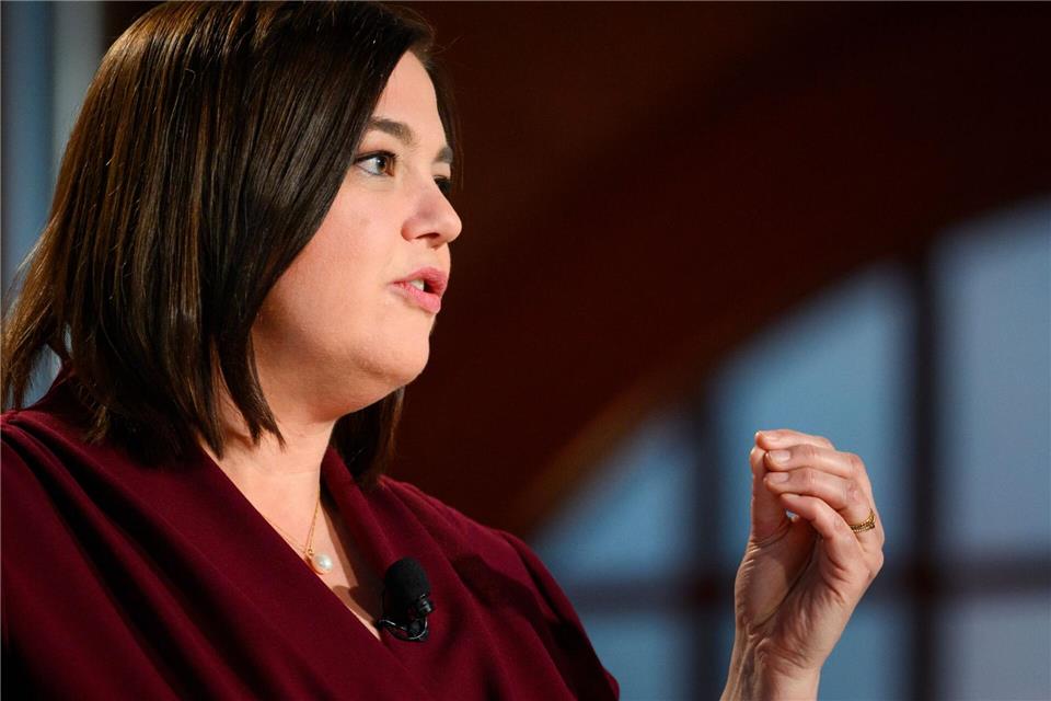 Fegebank appelliert an die Hamburgerinnen und Hamburger, beim Kampf gegen die Schneemassen mitanzupacken. (Archivbild)Gregor Fischer/dpa