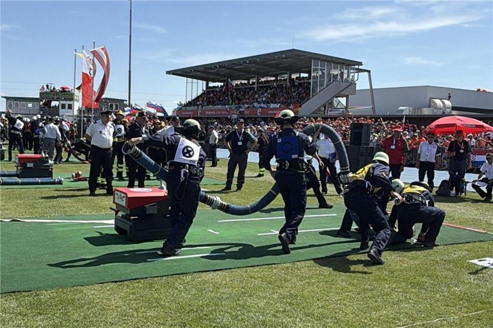 Fehlerfrei schafften es die Mitglieder der Rekener Feuerwehr durch beide Disziplinen bei der Weltmeisterschaft. Am Ende erhielten sie für ihre Leistung die Silbermedaille.