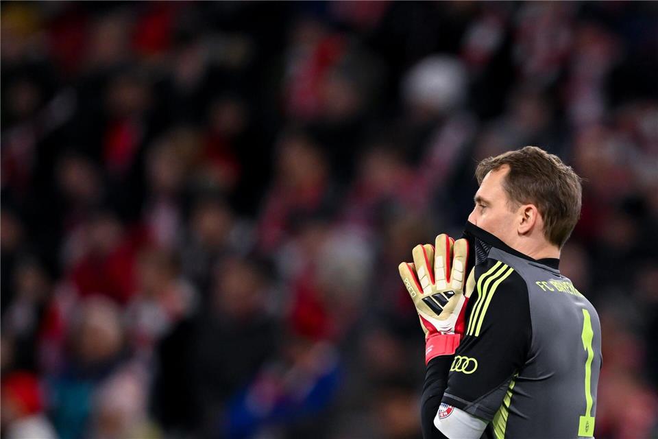 Fehlt den Bayern möglicherweise auch am Samstagabend in Dortmund: Manuel Neuer. (Archivbild)Sven Hoppe/dpa