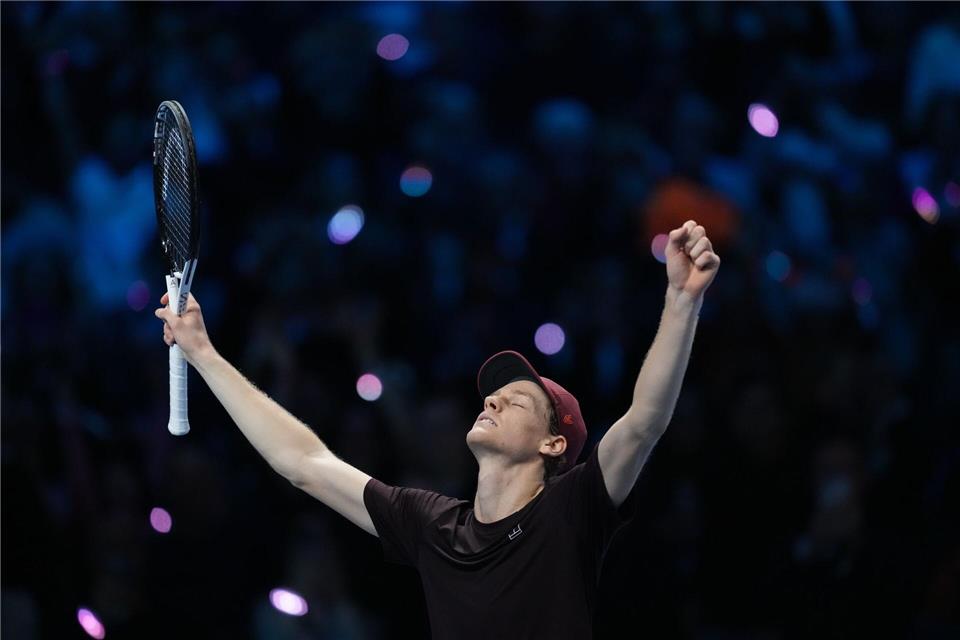 Feiert den erneuten Triumph bei den ATP Finals: Jannik SinnerAntonio Calanni/AP/dpa