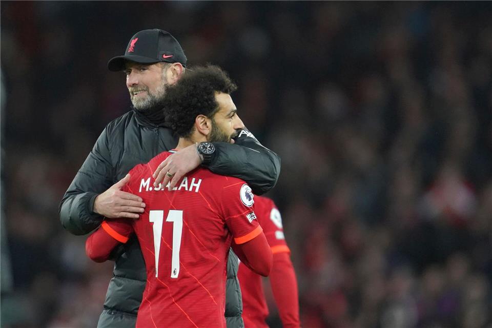 Feierten zusammen große Erfolge: Jürgen Klopp und Mohamed Salah. (Archivbild)Jon Super/AP/dpa