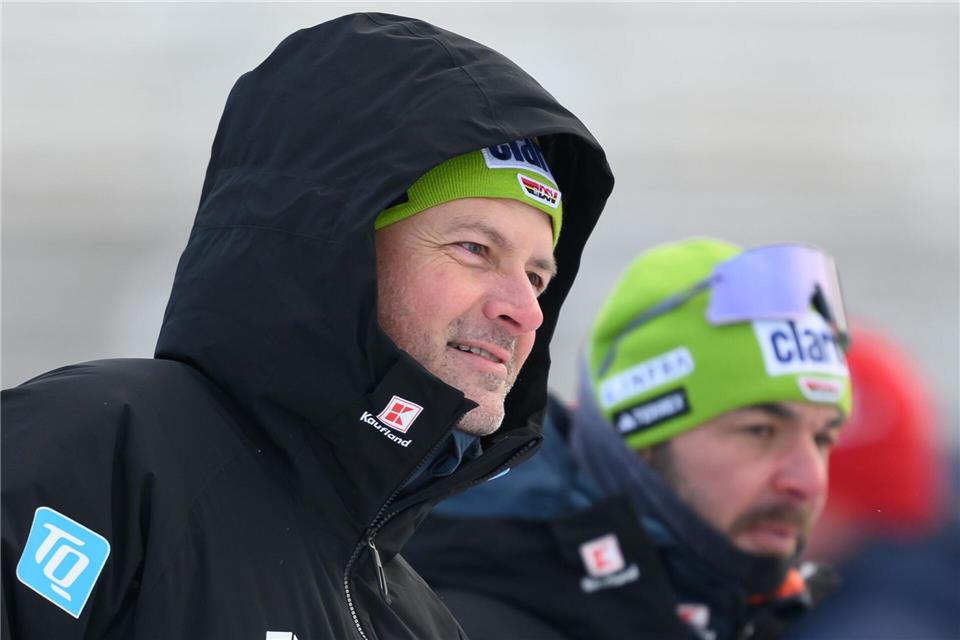 Felix Bitterling (l) lässt sich bei der Olympia-Nominierung nun doch ein Hintertürchen offen. (Arrchivbild) Hendrik Schmidt/dpa