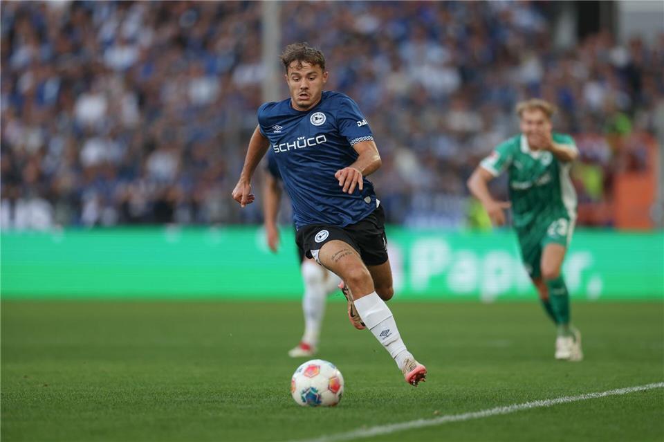 Felix Hagmann hat seinen Vertrag bei Arminia Bielefeld verlängert. (Archivbild) Friso Gentsch/dpa