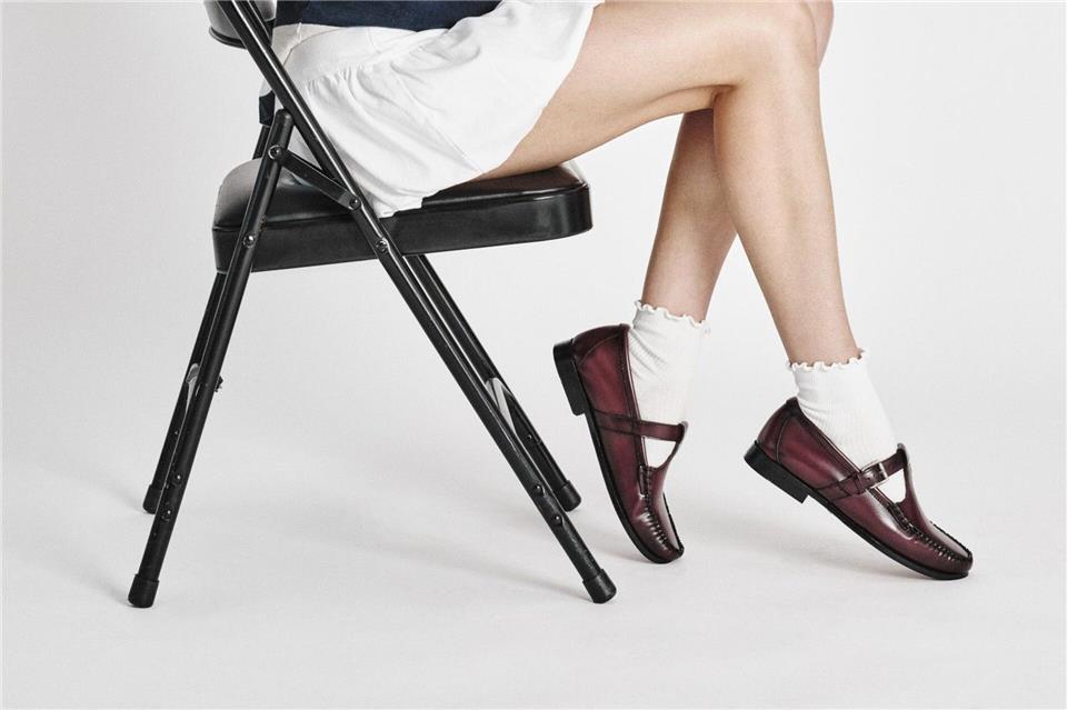 Von Langschaft bis Plateau: Die Schuhtrends der neuen Saison Feminine Schuhe wie Mary Janes von G.H. Bass sind auch in dieser Saison weiterhin beliebt. Wer sie mit Söckchen oder Strumpfhosen kombiniert, kann sie weit über den Spätsommer hinaus tragen (ca. 235 Euro).G.H.Bass/dpa-tmn