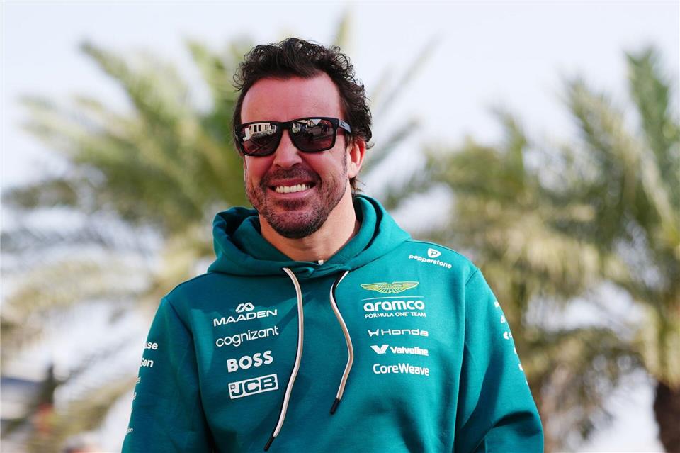 Fernando Alonso kann die Regeldebatte nichts anhaben. (Archivbild)Bradley Collyer/PA Wire/dpa