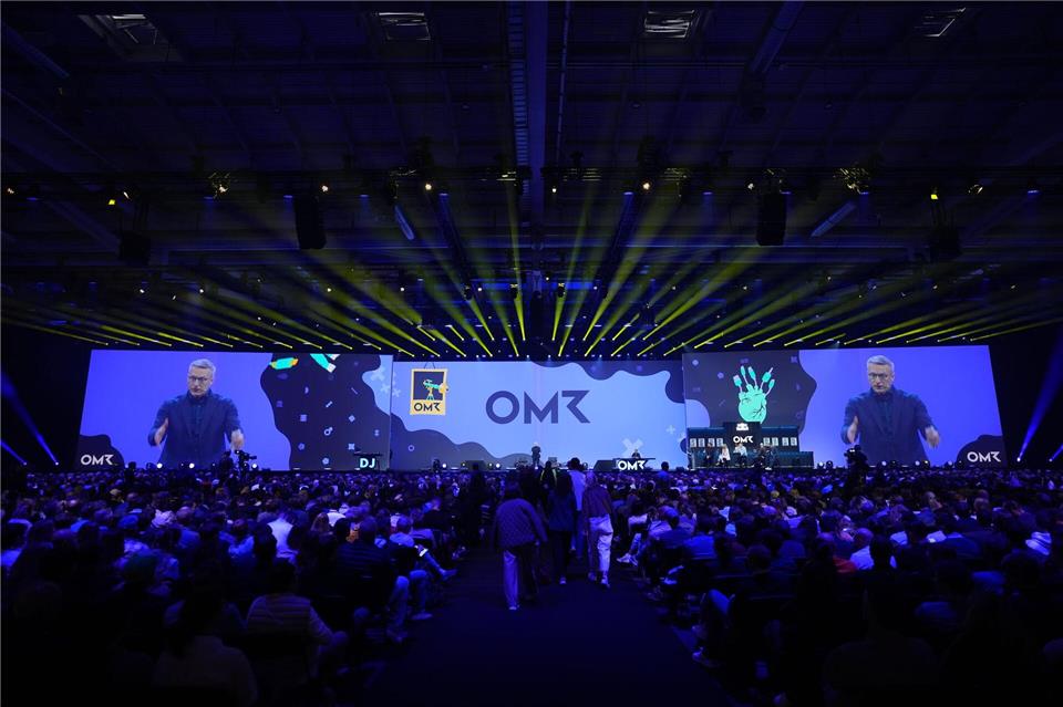 Festival-Atmosphäre und viel Neues zu Digitalisierung. Das ist die OMR in Hamburg. Marcus Brandt/dpa