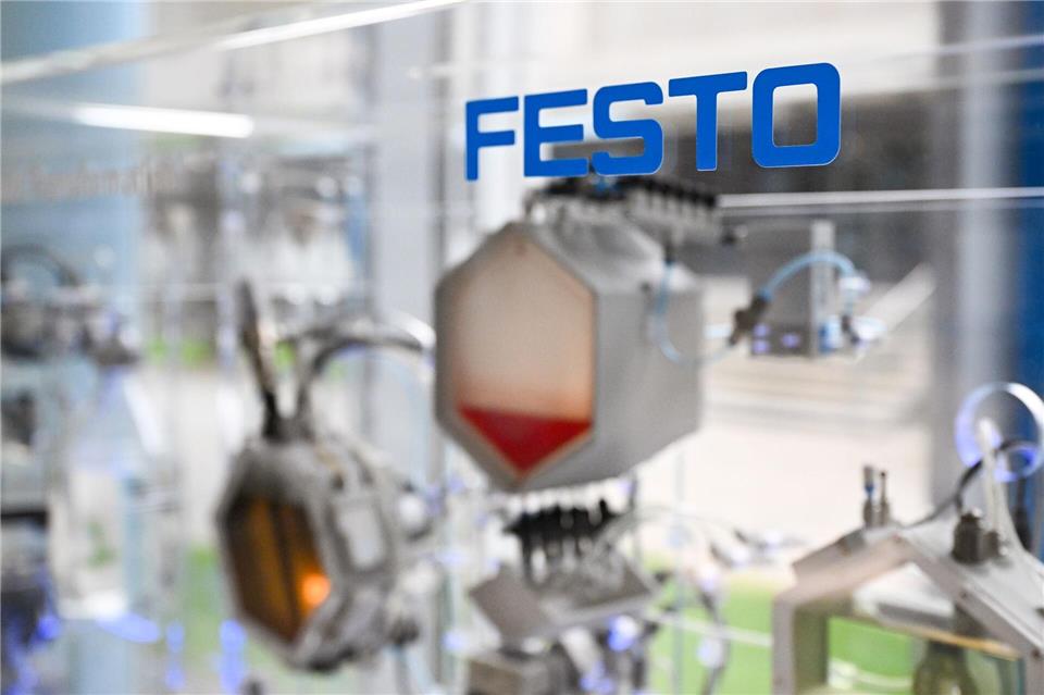 Festo plant den Abbau von Stellen. (Archivbild)Bernd Weißbrod/dpa