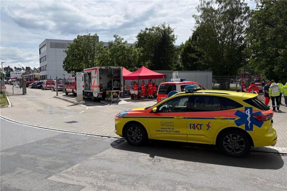 Feuerwehr und Rettungskräfte waren mit einem Großaufgebot im Einsatz.Sanitätseinsatzleitung/Nürnberger Hilfsorganisationen/dpa