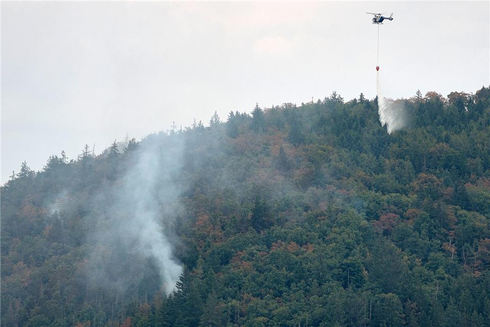 Feuerwehrkräfte sind in der Oberpfalz im Einsatz.Tizian Gerbing/dpa