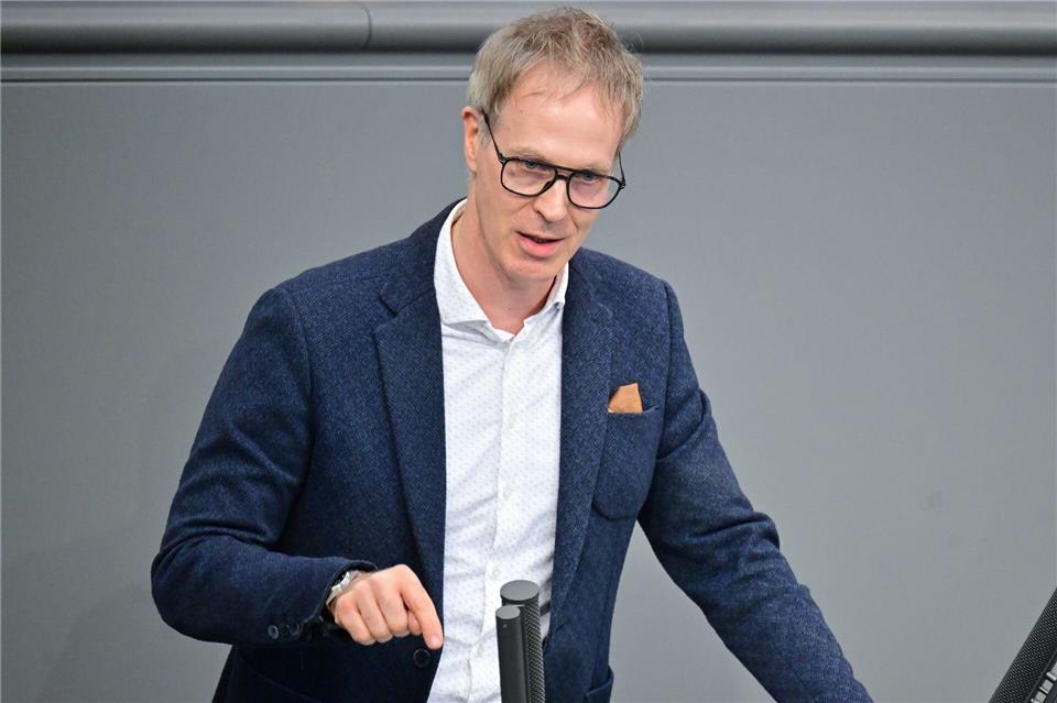 Fiedler sagte, die Gerichte müssten sich Fragen gefallen lassen. (Archivbild)Sebastian Christoph Gollnow/dpa
