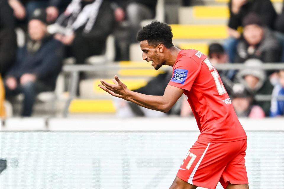 Filimon Gerezgiher wechselt auf Leihbasis von der SV Elversberg zum FC Emmen. Harry Langer/dpa