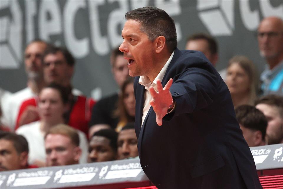 Filipovski verlängert in Würzburg. (Archivbild)Karl-Josef Hildenbrand/dpa