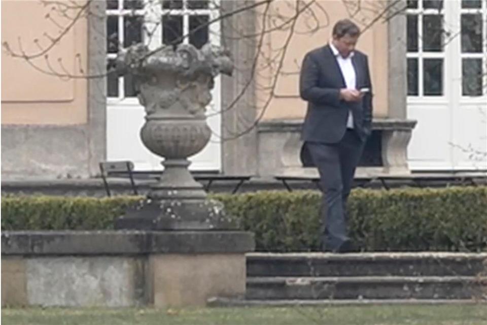 Finanzminister Klingbeil in der Villa Borsig, dem Gästehaus des Auswärtigen Amts am Tegeler See.Sven Käuler/dpa