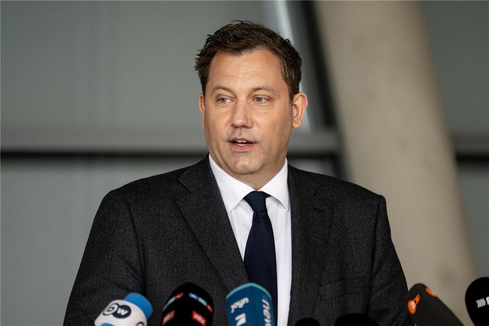 Finanzminister Klingbeil will die Regeln zur Selbstanzeige verschärfen.  Fabian Sommer/dpa