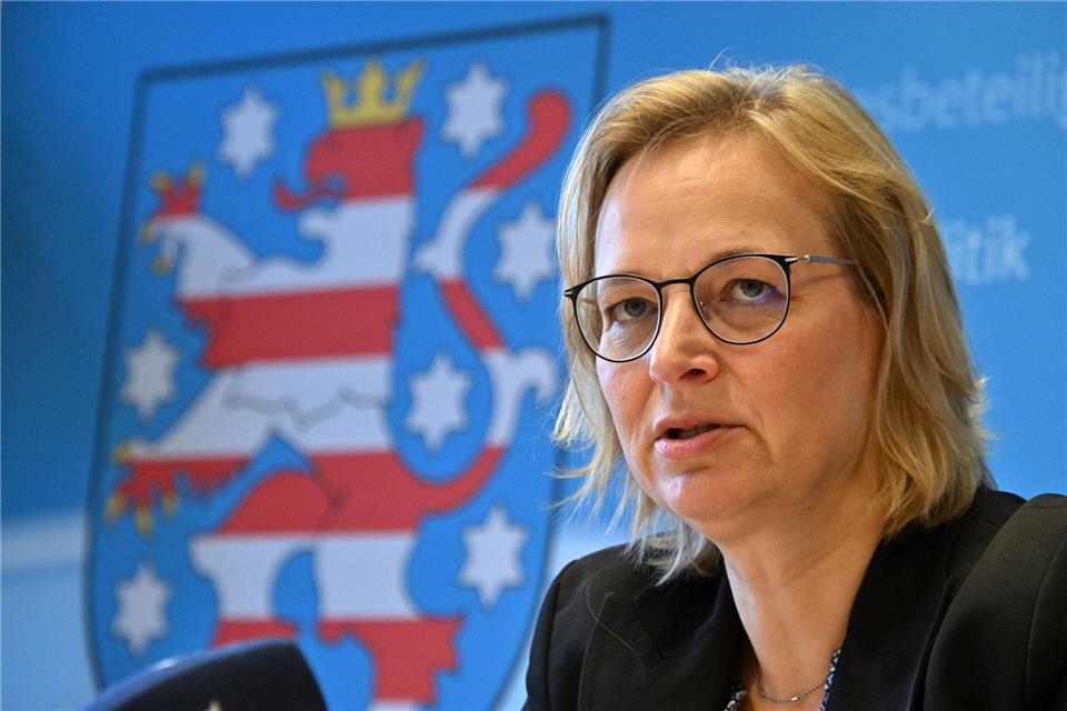 Finanzministerin Katja Wolf hält den Tarifabschluss für finanziell verkraftbar (Archivbild). Martin Schutt/dpa