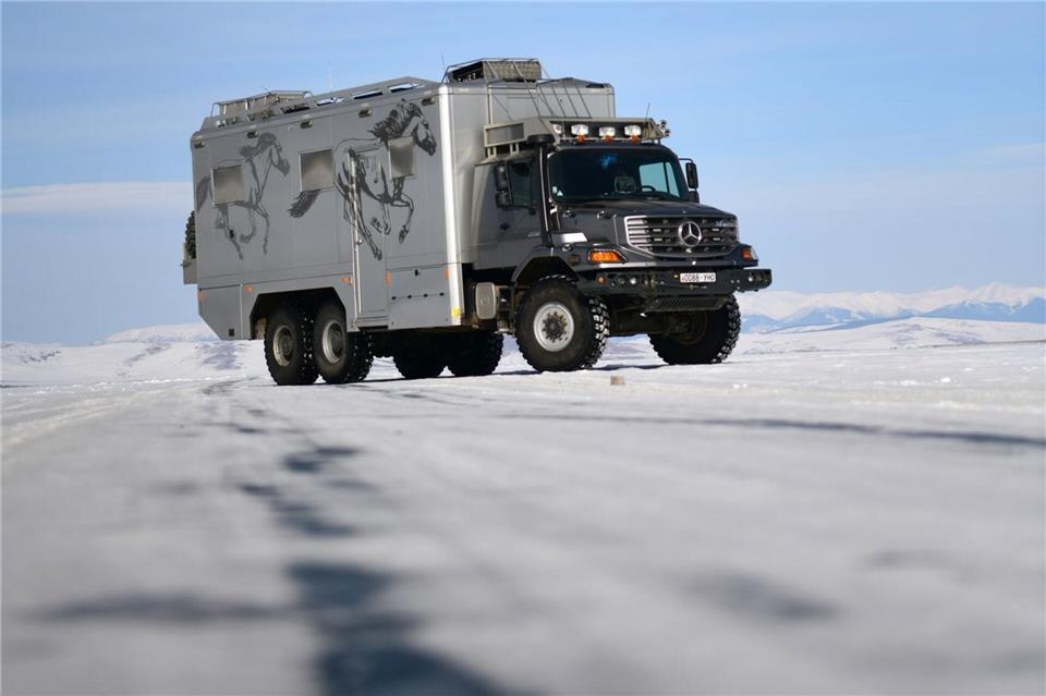 Fit für Eis und Schnee: Gefährte wie der Mercedes Zetros 6x6 fühlen sich in der Mongolei in ihrem Element. Fabian Hoberg/dpa-tmn