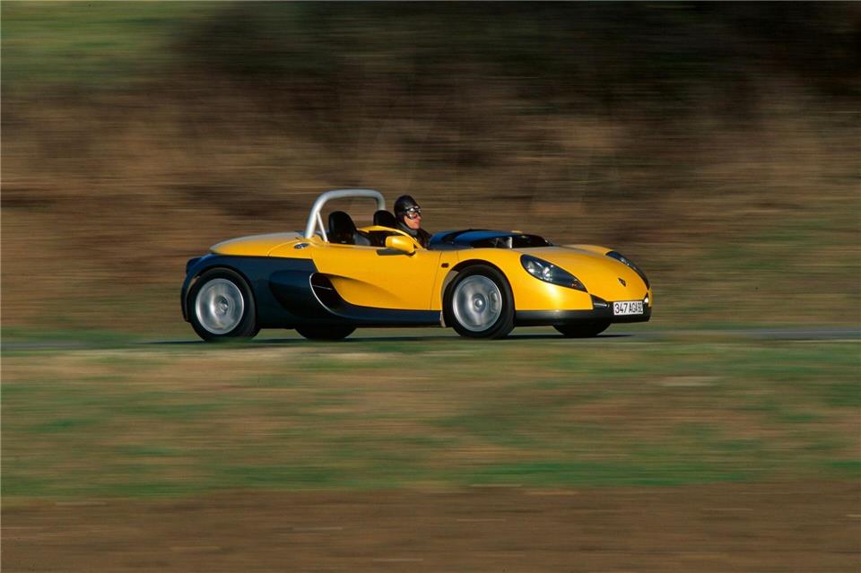 Flache Flunder: Extreme Modelle wie der Sport Spider von Renault sind reine Spaßmobile - die ersten Exemplare sind sogar schon fürs H-Kennzeichen tauglich.Renault/dpa-tmn