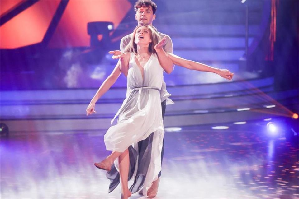 Fliegt erneut bei der RTL-Tanzshow „Let's Dance“ raus: Loiza Lamers. Foto: Rolf Vennenbernd/dpa/Archiv