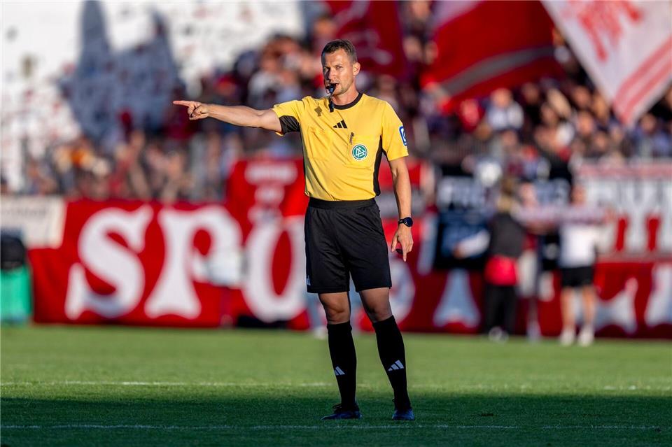 Florian Lechner sagt künftig nicht nur auf dem Fußball-Platz an, wo es langgeht. (Archivbild)David Inderlied/dpa