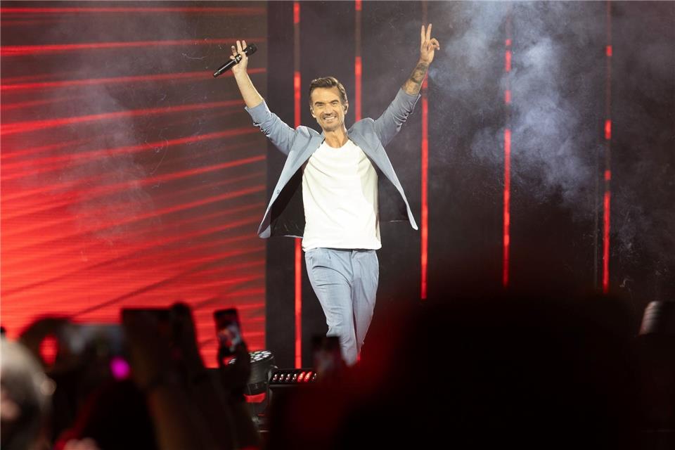 Florian Silbereisen begrüßt zum Tourauftakt „Das große Schlagerfest. XXL“ in der WT Energiesysteme Arena Riesa die 5.000 Schlagerfans.