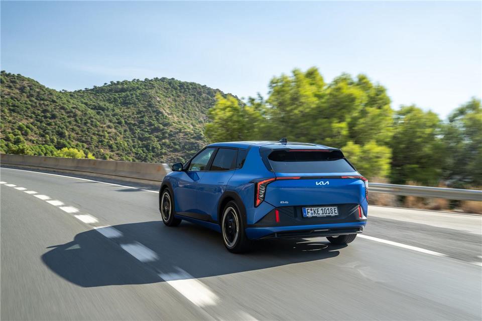 Flotte Fahrt? Gut, ein Rennwagen ist der EV4 nicht einem Sprintwert von null auf 100 in 7,5 Sekunden nicht, dafür ist er gutmütig abgestimmt, ohne schwammig zu wirken.Kia/dpa-tmn