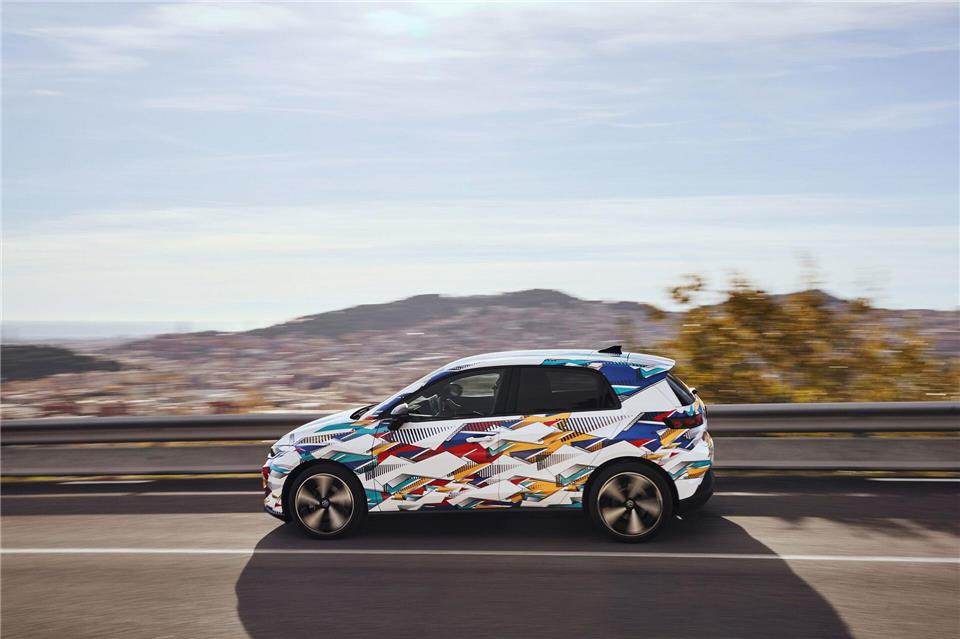 Flotte Fuhre: Der Tester notiert zum Fahrverhalten Begriffe wie „kräftig“, „spurtstark“, „agil“ und „engagiert“.Volkswagen AG/dpa-tmn