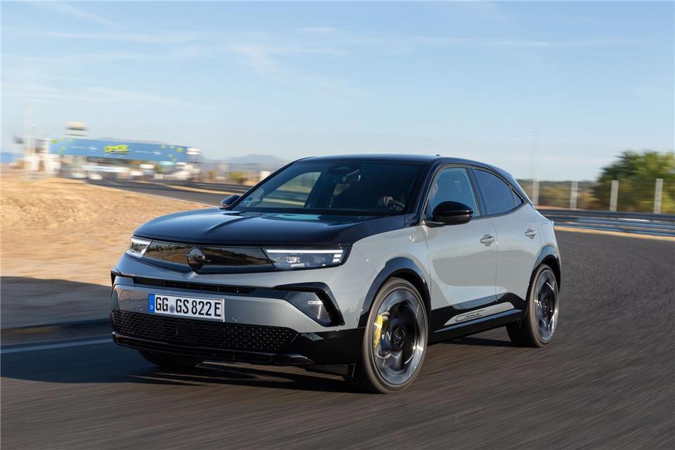 Flotter Mokka: Das SUV soll von 0 auf 100 km/h in 5,9 Sekunden sprinten und maximal 200 km/h schnell werden. Opel Automobile GmbH/dpa-tmn