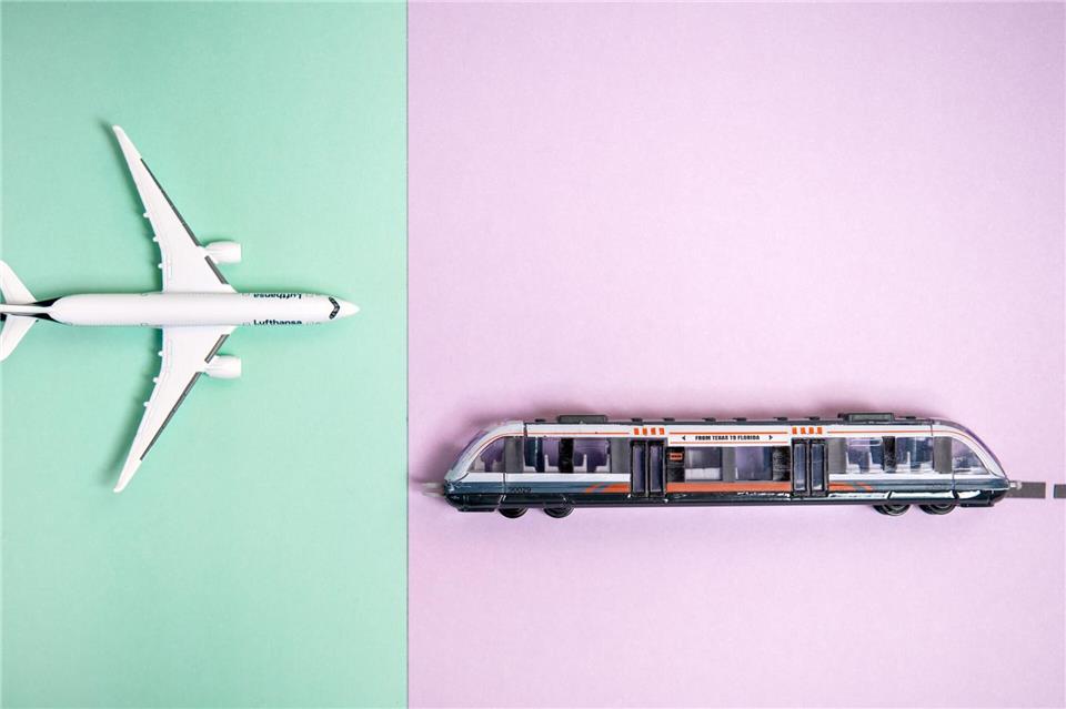 Flug oder Zug: Welches Verkehrsmittel hat auf dem Weg nach London die Nase vorn? Zacharie Scheurer/dpa-tmn