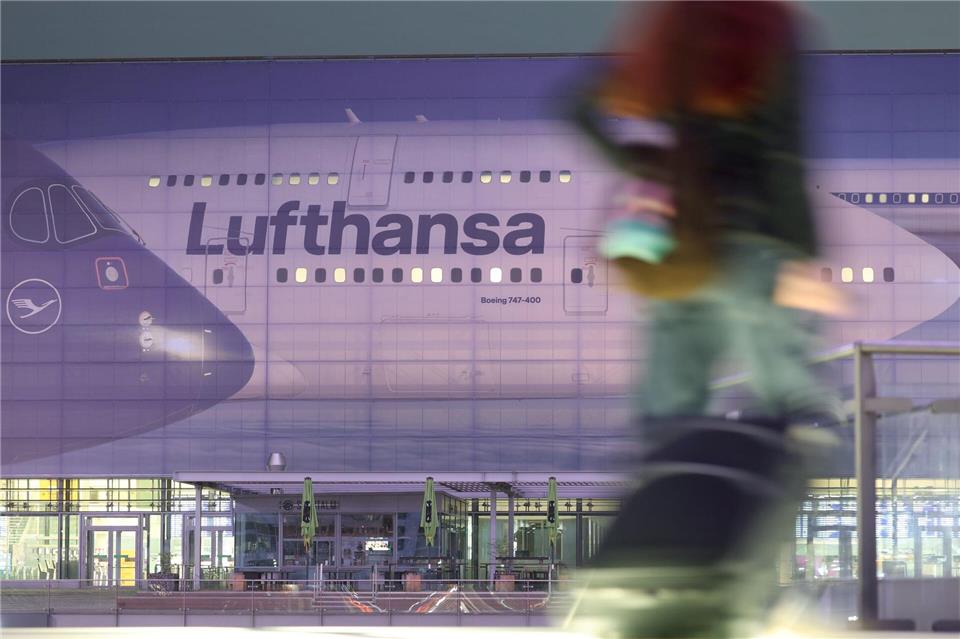 Flugausfälle und Verspätungen: Passagiere von Lufthansa und Eurowings müssen sich weiter auf Streiks und zahlreiche Flugstreichungen einstellen.Karl-Josef Hildenbrand/dpa
