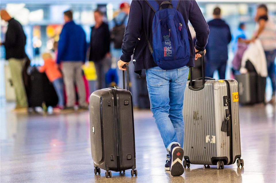 Fluggäste ab Flughafen Bremen können erstmals nach Bodrum fliegen. (Archivbild)Moritz Frankenberg/dpa