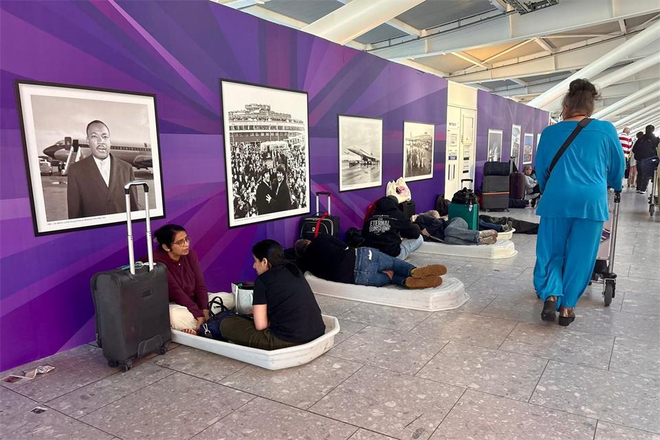 Flughafen Heathrow bei London: Betriebsstörung nach Nats-Ausfall führt zu Verspätungen und AusfällenJonathan Brady/PA Wire/dpa