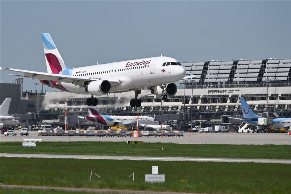 Flughafen: Stuttgart 2025 wohl wieder profitabel. (Archivbild)Bernd Weißbrod/dpa