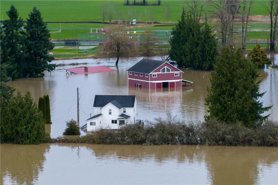 Flussebenen im US-Bundesstaat Washington sind nach schweren Regenfällen überflutet. Stephen Brashear/AP/dpa