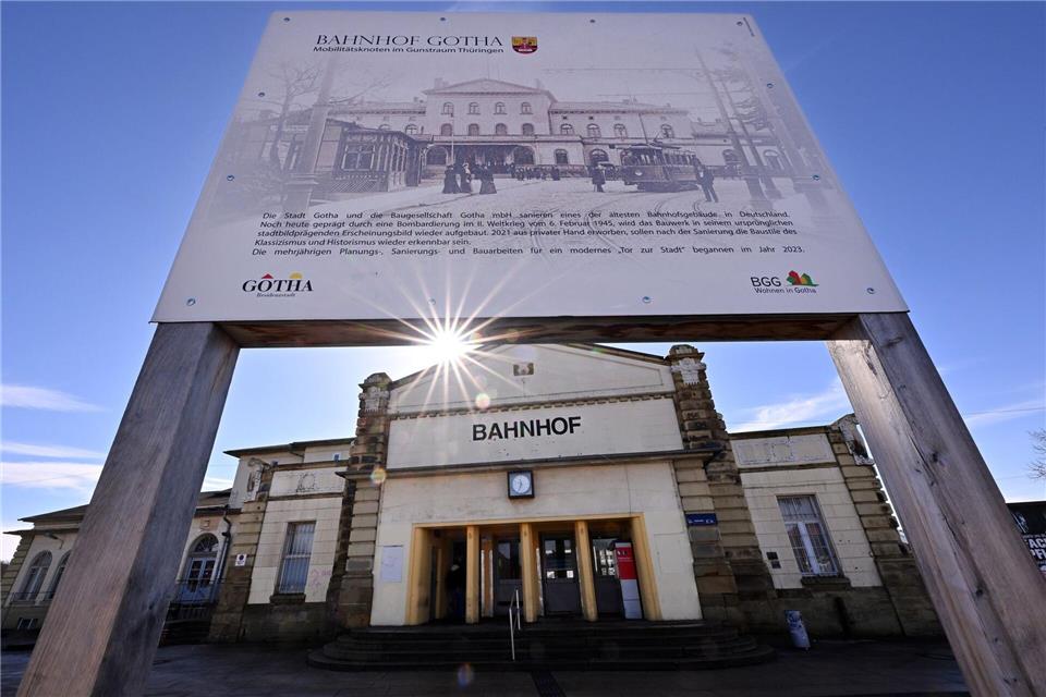 Förderbescheid über 13 Millionen Euro für Sanierung des Bahnhofs Gotha übergeben (Archivbild).Martin Schutt/dpa