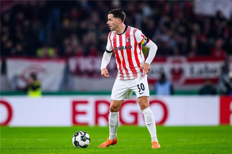 Fokus auf den Fußball: Um sich intensiv mit Themen abseits des Platzes zu befassen, fehlt Christian Günter die Zeit.Tom Weller/dpa