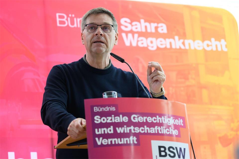Fordert eine Zusammenarbeit in Sachsen-Anhalt auch mit der AfD: BSW-Bundesgeneralsekretär Oliver Ruhnert. Hendrik Schmidt/dpa