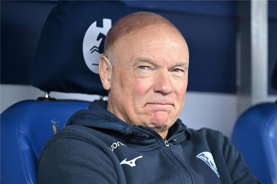 Fordert von der Mannschaft eine „Topleistung“: Bochum-Coach Uwe Rösler. (Archivfoto)Swen Pförtner/dpa