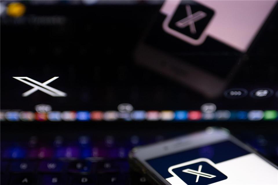 Forscher der Stanford University haben ein Tool entwickelt, um die parteipolitische Feindseligkeit in einem Feed der Online-Plattform X spürbar zu verringern. (Illustration)Monika Skolimowska/dpa