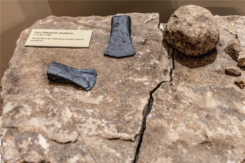 Forscher des Landschaftsverbandes Westfalen-Lippe haben ihre Entdeckungen der Öffentlichkeit vorgestellt.Dieter Menne/dpa