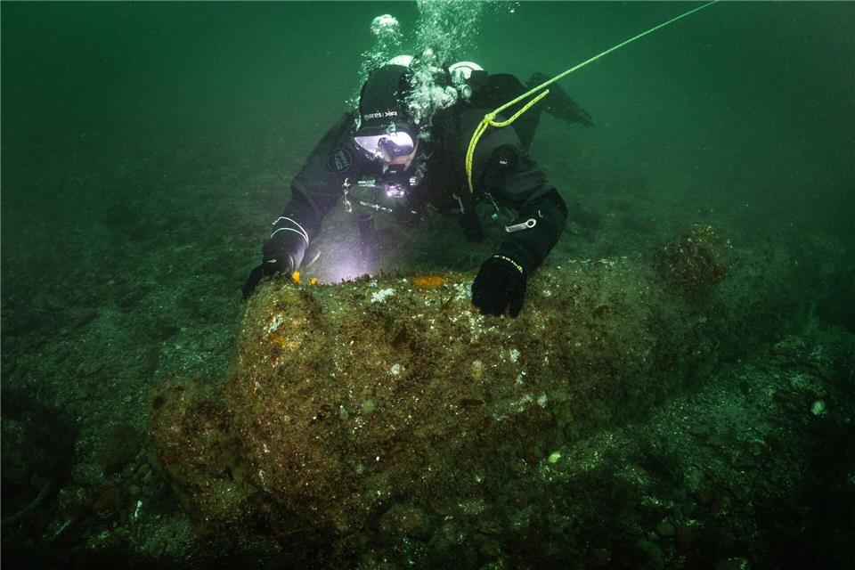 Forschungstaucher haben vor Helgoland historische britische Kanonen gefunden.Florian Huber/submaris/dpa