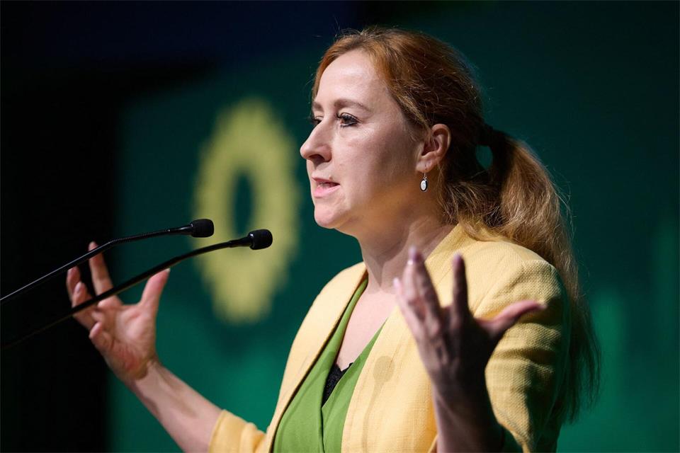 Fraktionsvorsitzende Franziska Schubert kritisierte das BSW.Robert Michael/dpa