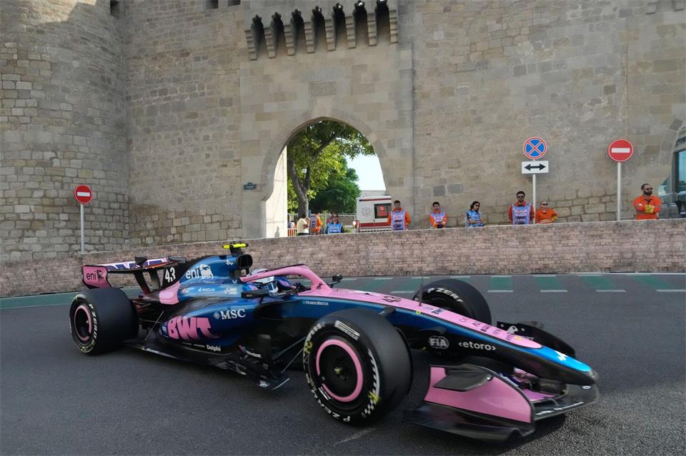 Franco Colapinto droht weiterer Ärger nach seinem Crash in Baku.Darko Bandic/AP/dpa