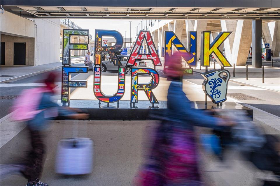 Frankfurt wirbt am Flughafen für sich.Andreas Arnold/dpa