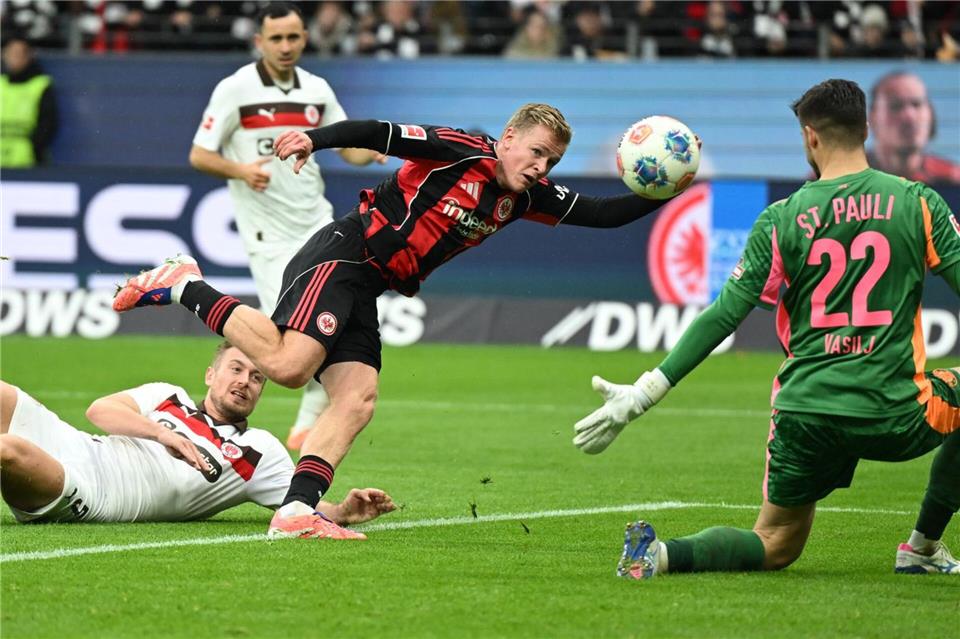 Krösche traut Matchwinner Burkardt wichtige WM-Rolle zu Frankfurts Jonathan Burkardt erzielte beim 2:0 gegen den FC St. Pauli seine Bundesliga-Saisontore fünf und sechs.Arne Dedert/dpa