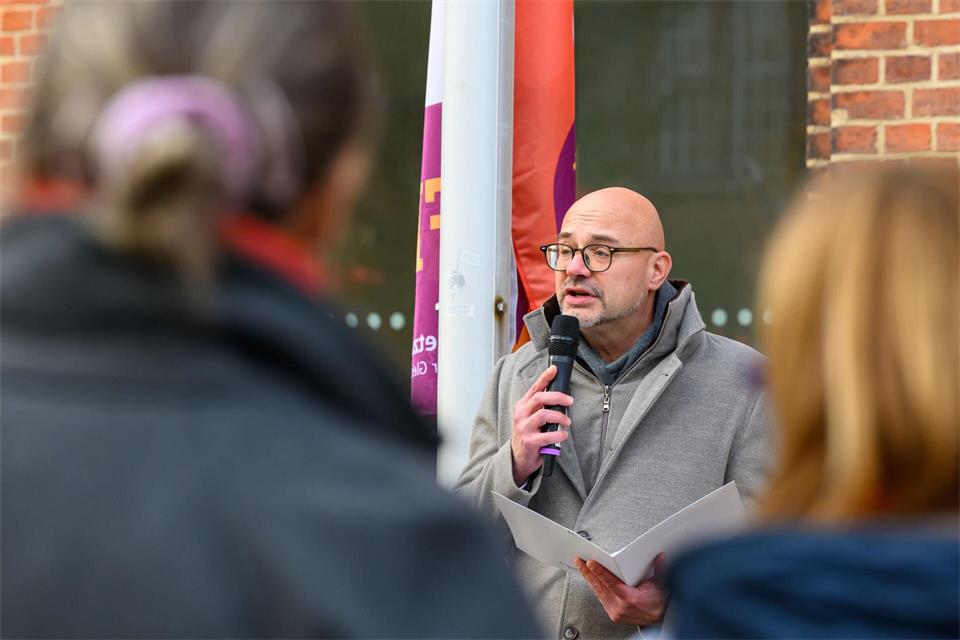 Frankfurts Oberbürgermeister ruft zu Sachlichkeit und Respekt auf. (Archivbild)Patrick Pleul/dpa