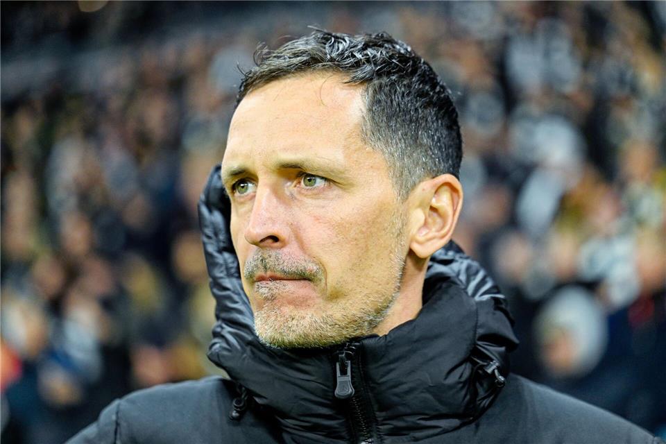 Frankfurts Trainer Dino Toppmöller muss gegen den VfL Wolfsburg auf Stürmer Jonathan Burkardt verzichten. (Archivbild)Uwe Anspach/dpa