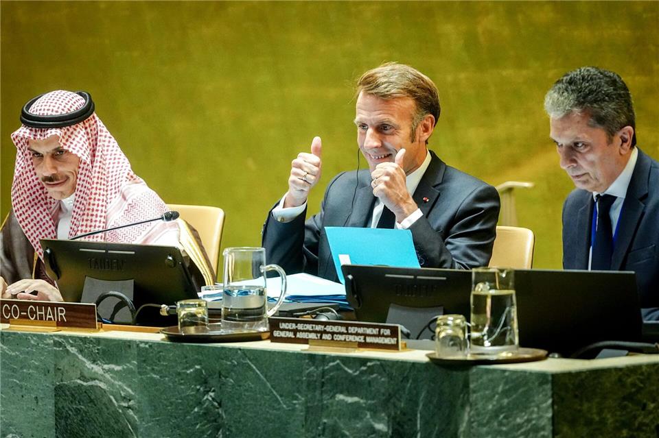 Frankreich erkennt künftig einen Staat Palästina an.Kay Nietfeld/dpa