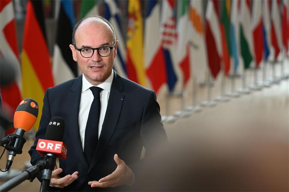Frankreichs Minister Sébastien Martin in Brüssel: „Made in Europe, das heißt Europa.“Jennifer Brückner/dpa