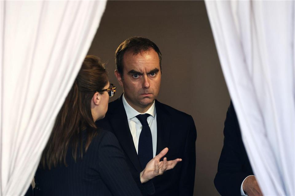 Frankreichs zurückgetretener Premier hat eine schwierige Mission.Ludovic Marin/Pool AFP/AP/dpa